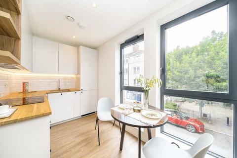 Studio to rent, Albion Street, London SE16