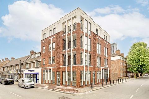 Studio to rent, Albion Street, London SE16