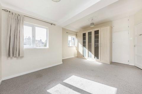 4 bedroom semi-detached house for sale, Batavia Road, Sunbury-On-Thames TW16