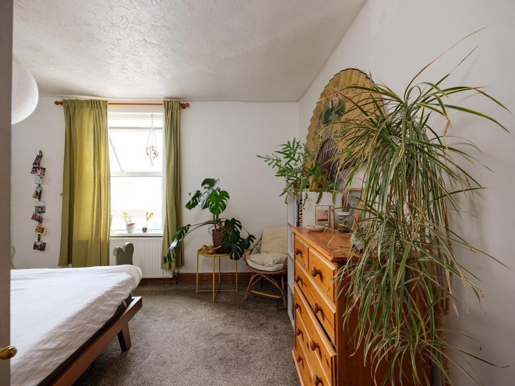 House in Bristol, Whitehall - More
