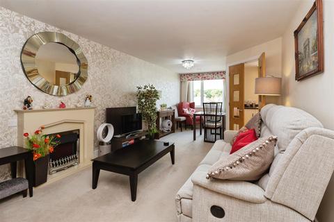 undefined, Josiah Drive, Ickenham