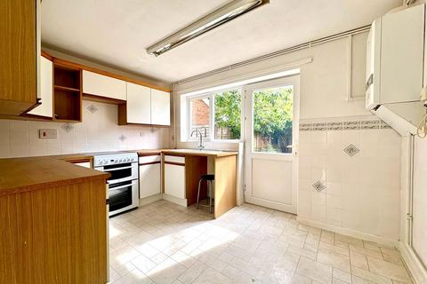 2 bedroom semi-detached house to rent, Cabot Grove, Wolverhampton