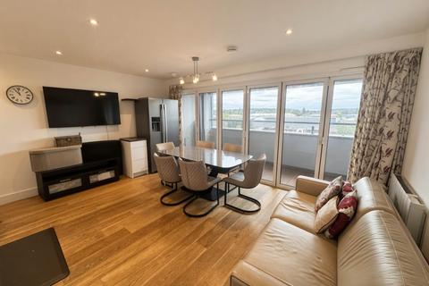 2 bedroom flat for sale, Elstree Way, Borehamwood