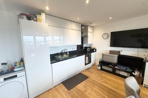 2 bedroom flat for sale, Elstree Way, Borehamwood