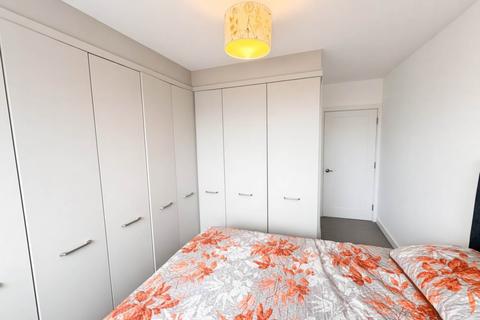 2 bedroom flat for sale, Elstree Way, Borehamwood
