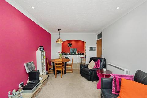 undefined, Queen Annes Gardens, Enfield