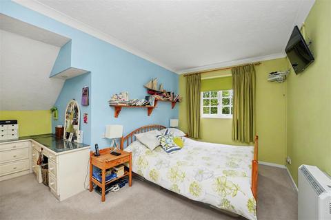 undefined, Queen Annes Gardens, Enfield