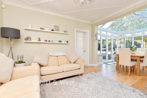 Cowper Gardens, Wallington SM6