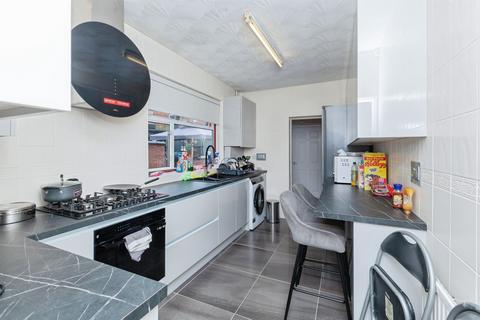 3 bedroom terraced house for sale, Dronfield Street, Leicester