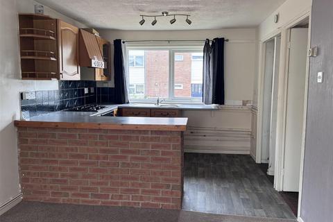 1 bedroom flat for sale, Villa Court, Madeley