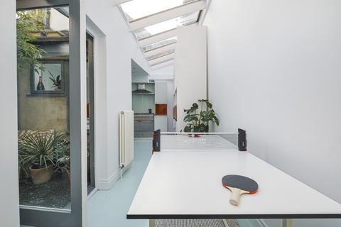 2 bedroom terraced house to rent, Bermondsey Street, Bermondsey, SE1