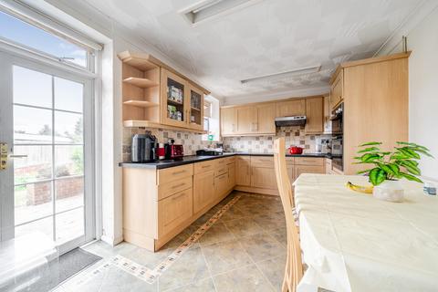 4 bedroom end of terrace house for sale, Longbury Drive, Orpington