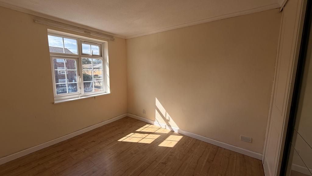 House in LONDON - View 2
