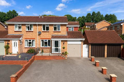 3 bedroom semi-detached house for sale, Kempton Avenue, Hereford, HR4