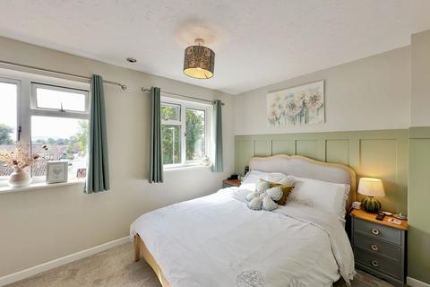 3 bedroom semi-detached house for sale, Kempton Avenue, Hereford, HR4
