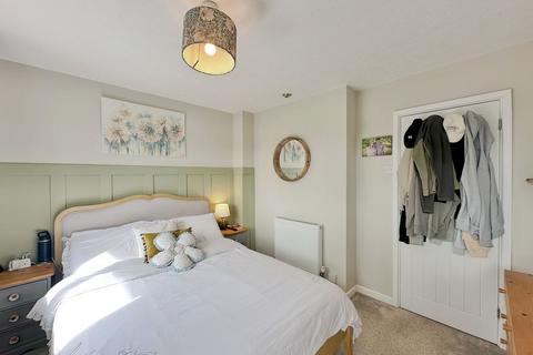 3 bedroom semi-detached house for sale, Kempton Avenue, Hereford, HR4