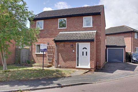 3 bed detached house for rent in Byng Close, St. Neots PE19