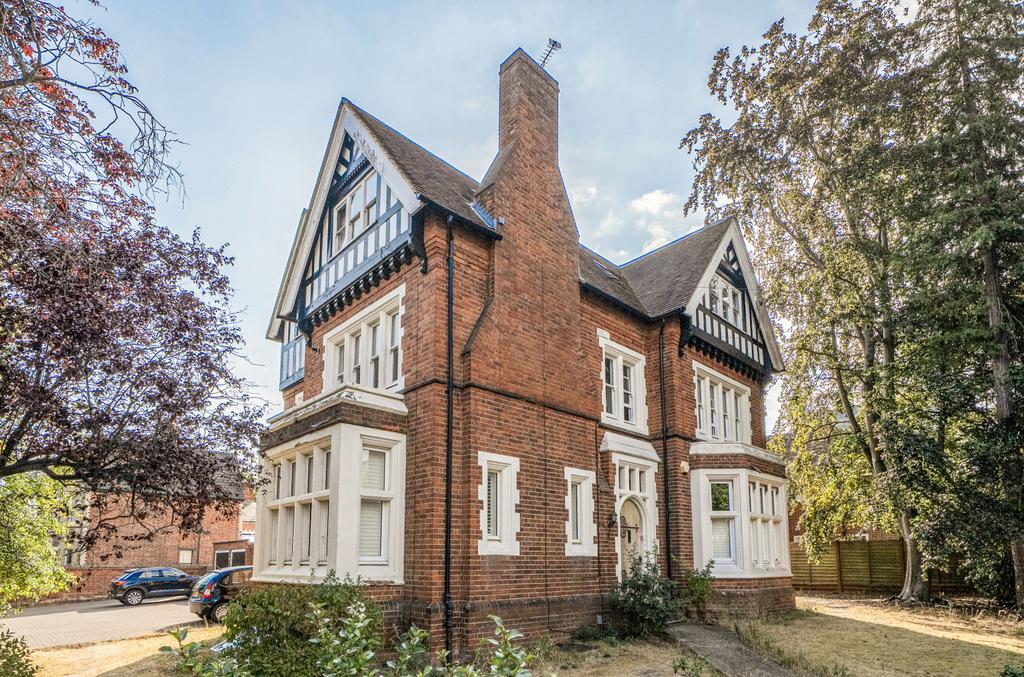 Apartment in Reading, Newtown