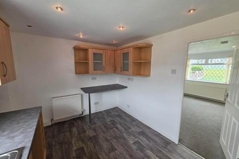 2 bedroom terraced house to rent, Glenwood Drive, Middleton, Manchester, M24 2TW