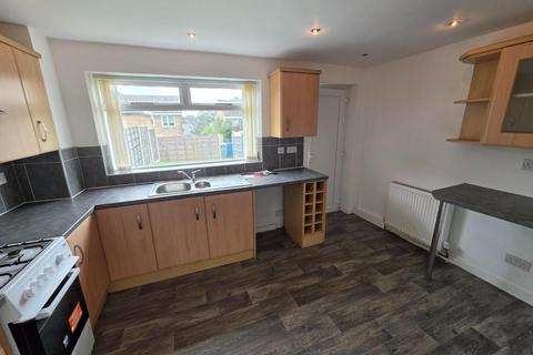 2 bedroom terraced house to rent, Glenwood Drive, Middleton, Manchester, M24 2TW