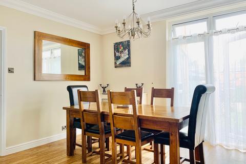 3 bedroom terraced house to rent, Out Northgate, Bury St. Edmunds, IP33
