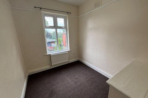 3 bedroom semi-detached house to rent, Hazel Avenue, Bury BL9