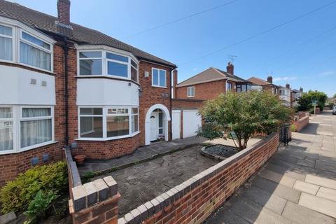 3 bedroom semi-detached house to rent, Asquith Boulevard, Leicester