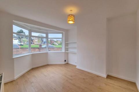 3 bedroom semi-detached house to rent, Asquith Boulevard, Leicester