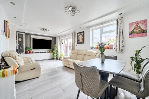 4 bedroom semi-detached house for sale, Nash Road, Langley, Berkshire, SL3