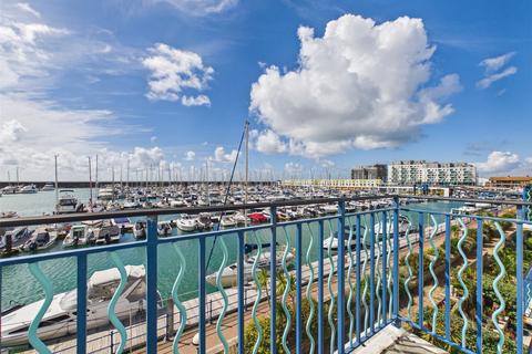 4 bedroom penthouse to rent, Merton Court, The Strand, Brighton Marina, BN2