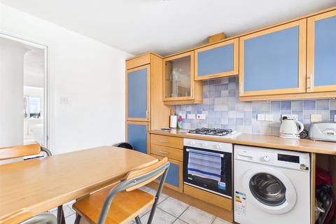 4 bedroom penthouse to rent, Merton Court, The Strand, Brighton Marina, BN2