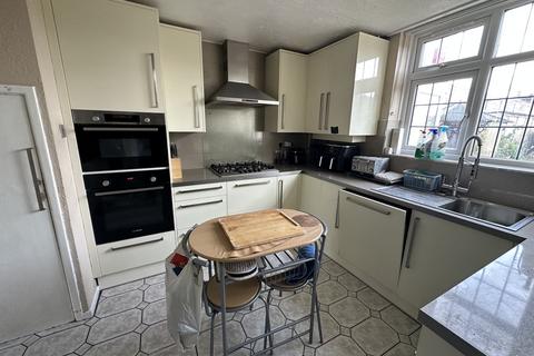 4 bedroom end of terrace house for sale, High Street, Langley SL3