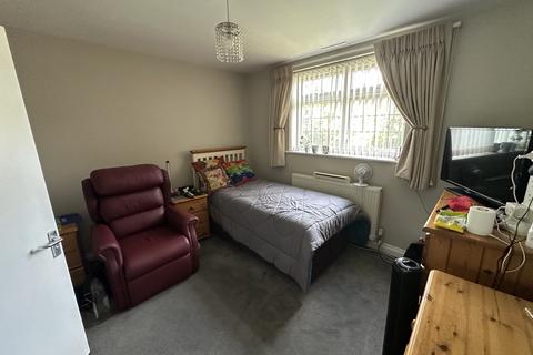 4 bedroom end of terrace house for sale, High Street, Langley SL3