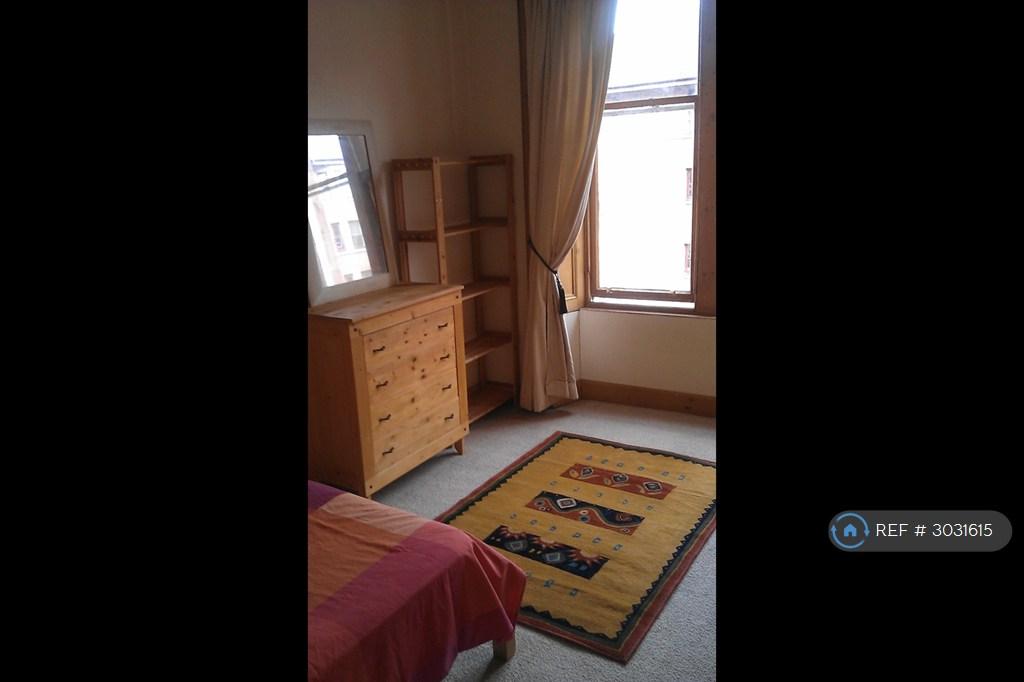Apartment in Glasgow - View 3