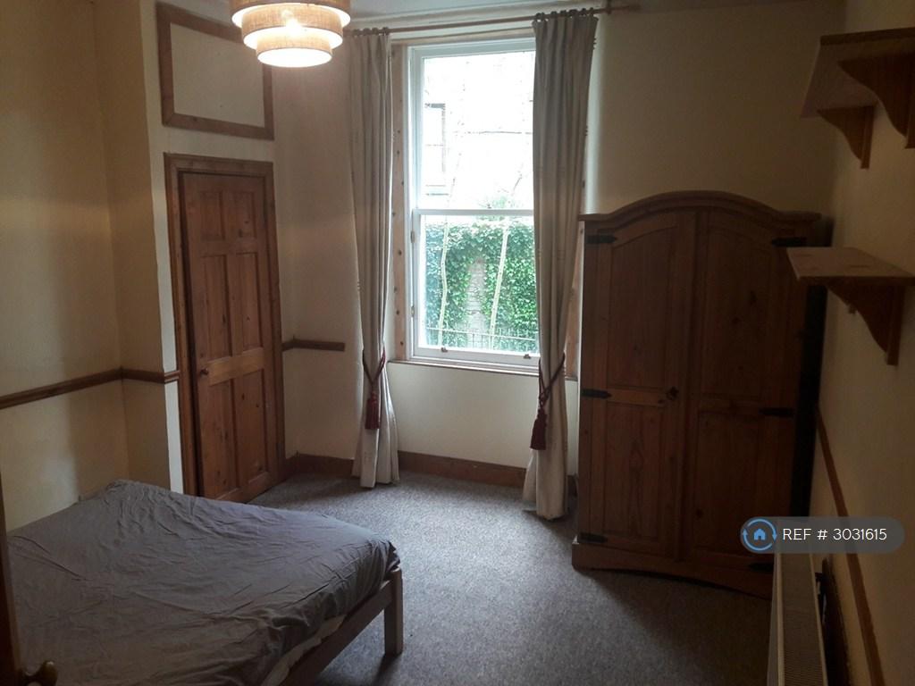 Apartment in Glasgow - View 5