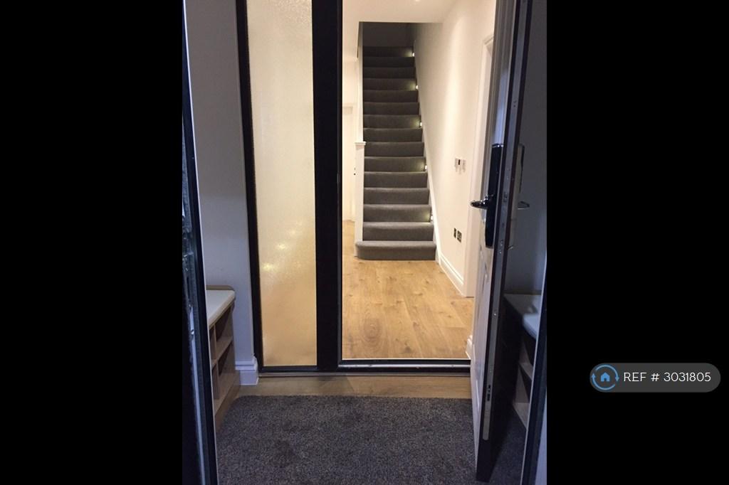 House in London - View 3