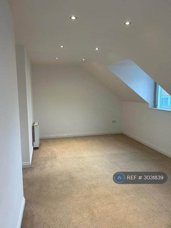 Apartment in Leicester - View 3