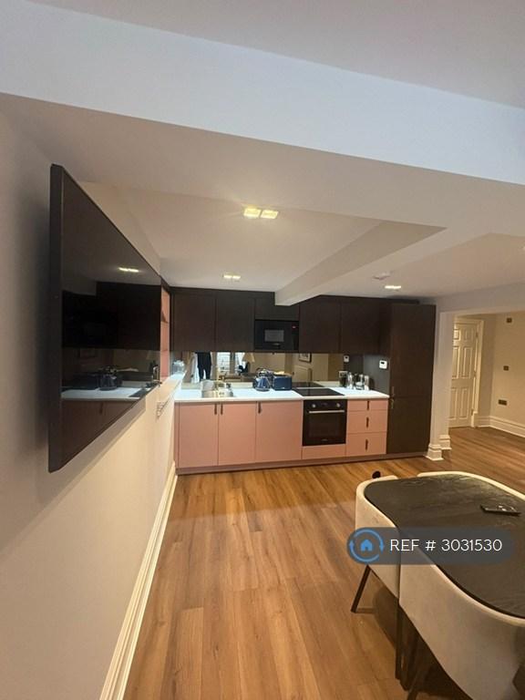 Apartment in Sefton Park, Lark Lane - View 4