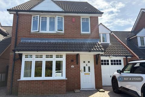 3 bedroom detached house to rent, Chesilbourne Grove, Bournemouth, BH8