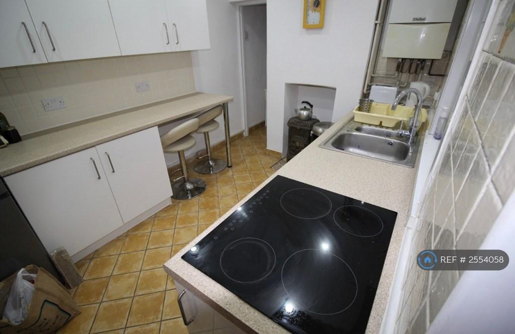 House in London, East Ham - View 3