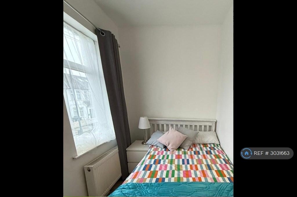 House in London - View 2
