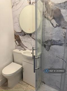 1 bedroom in a house share to rent, Adelaide Rd, Southall, UB2