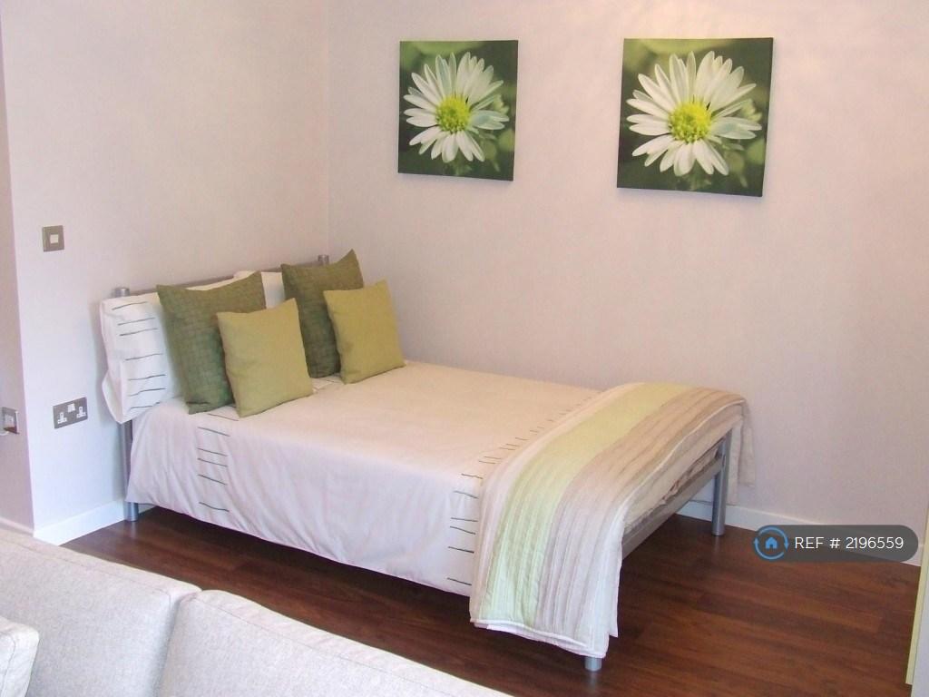 Apartment in Sheffield, Heeley Bottom, Highfield - View 4