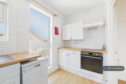 2 bedroom flat to rent, Midland Road, Gloucester, GL1