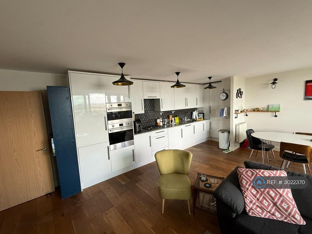 Apartment in London - View 5