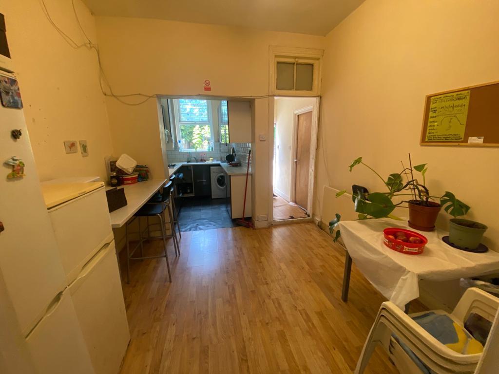 House in London - View 3