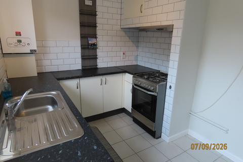 2 bedroom detached bungalow to rent, Dale Valley Road, Poole BH15