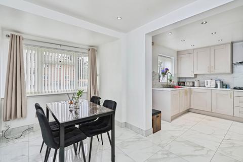 3 bedroom semi-detached house for sale, Basalt Close, Walsall, West Midlands, WS2