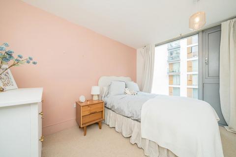 1 bedroom flat for sale, Highbury Stadium Square, London N5