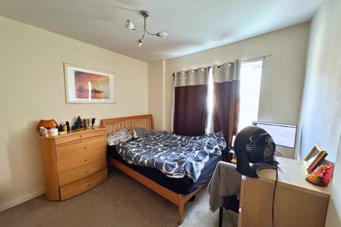 undefined, High Street, Crawley RH10